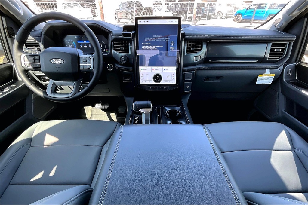 2025 Ford F-150 Lightning photo 4