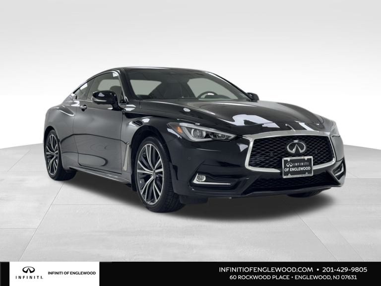 2022 Infiniti Q60 Luxe photo 2