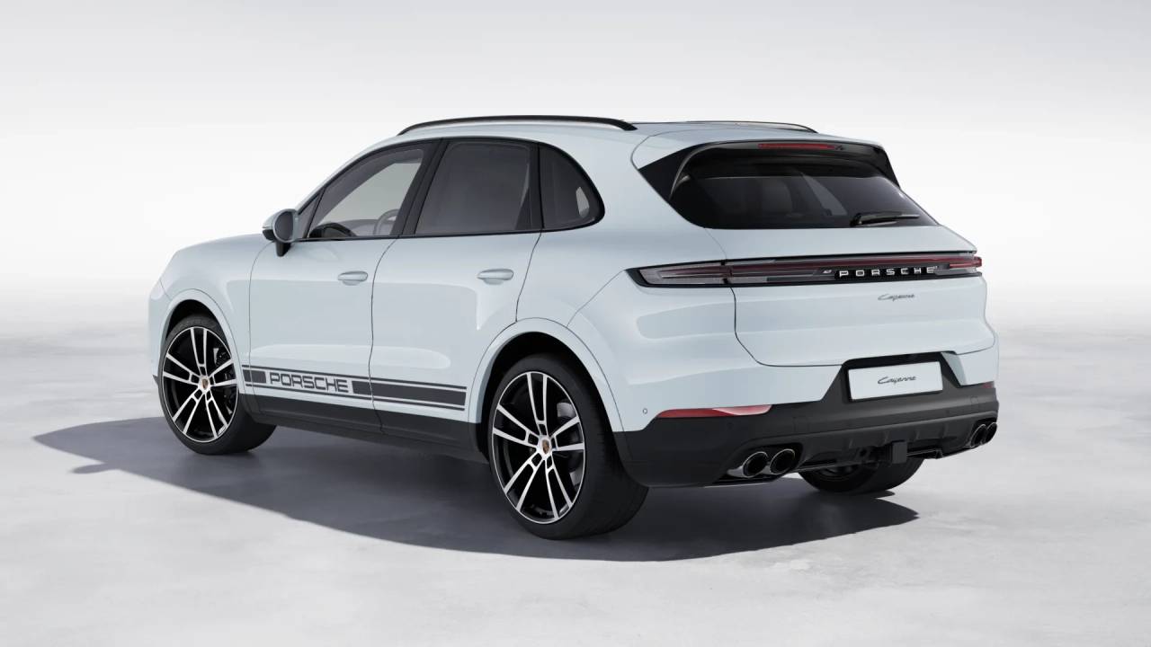2026 Porsche Cayenne photo 3