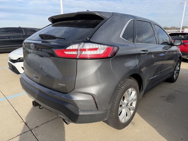 2021 Ford Edge Titanium photo 2