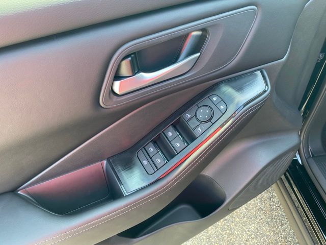 2026 Nissan Rogue SV photo 8