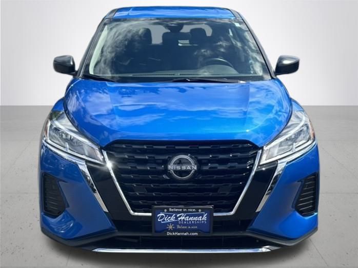 2025 Nissan Kicks Play S photo 3