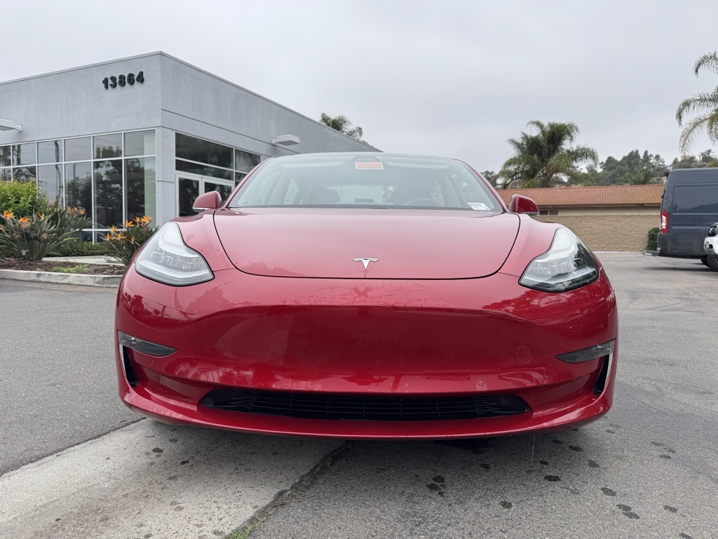Used 2018  Tesla Long Range image 1