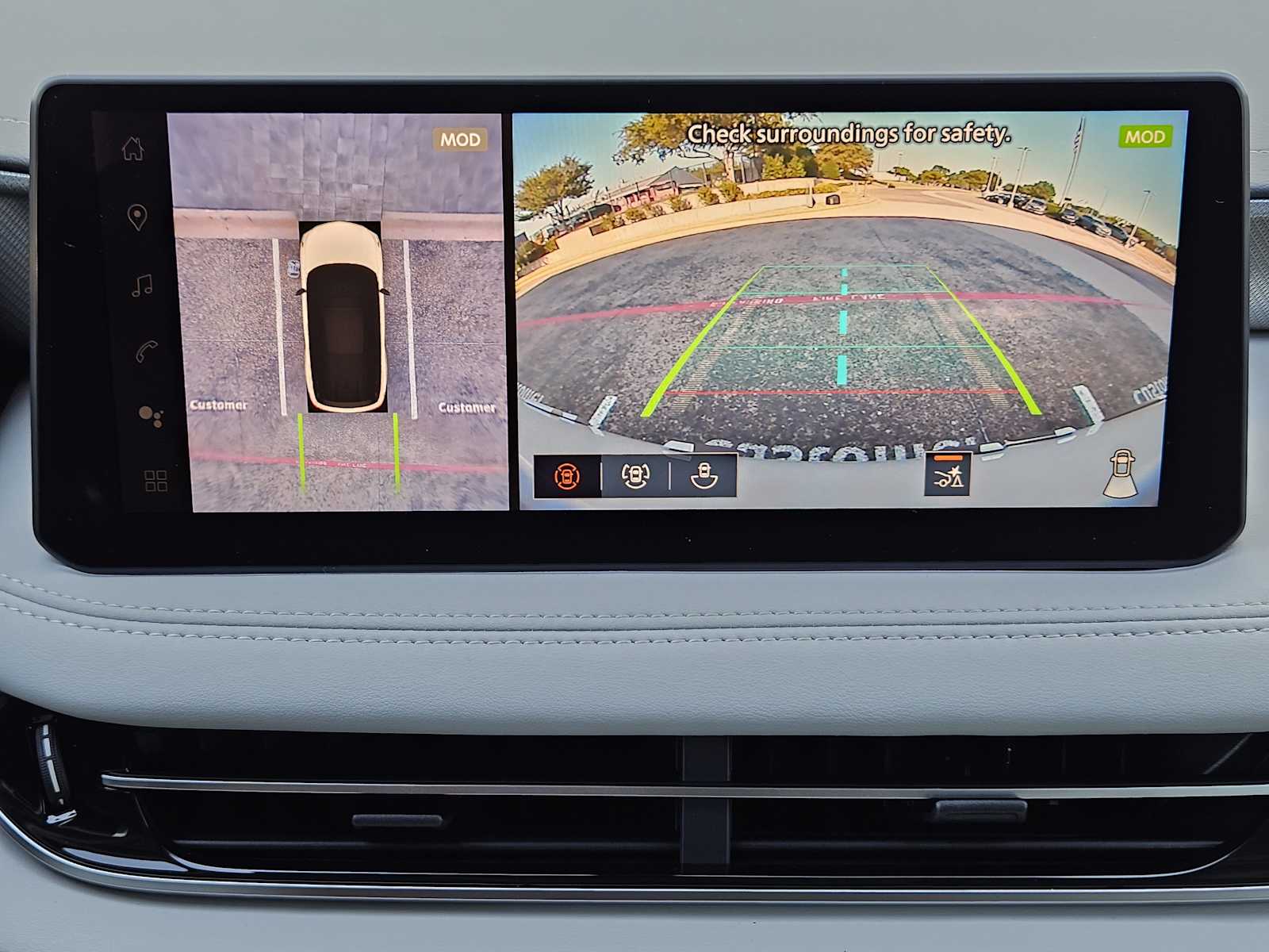 2026 Infiniti QX60 Luxe photo 12