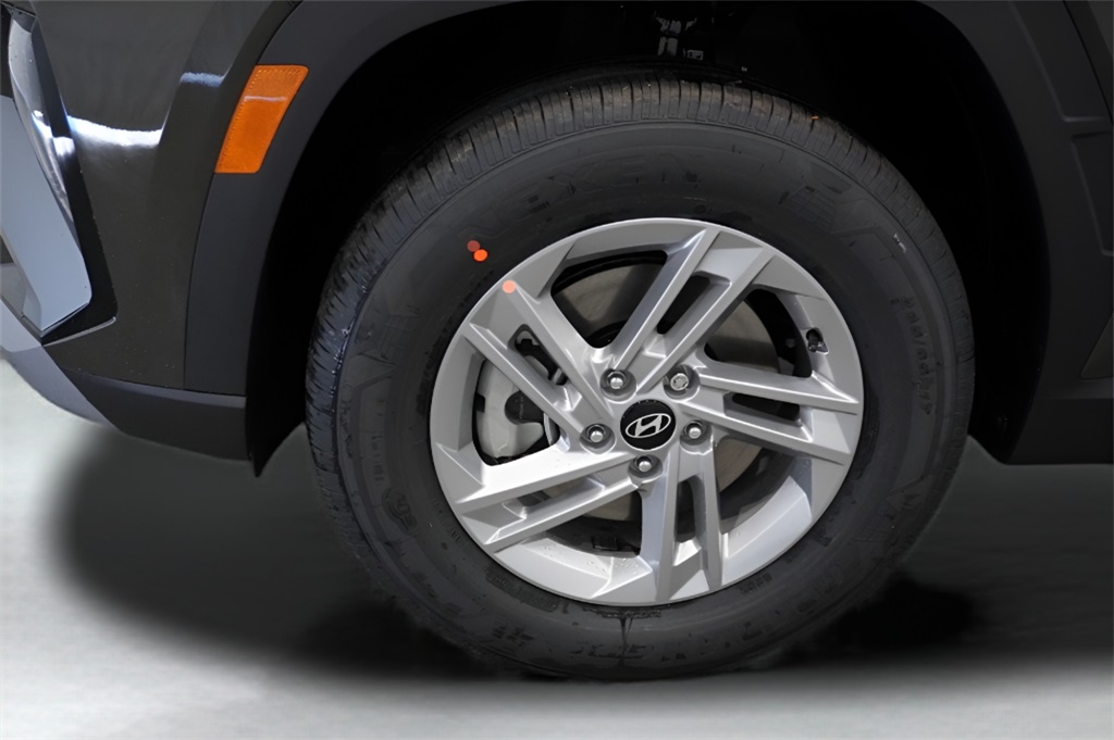 2025 Hyundai Tucson SE photo 2