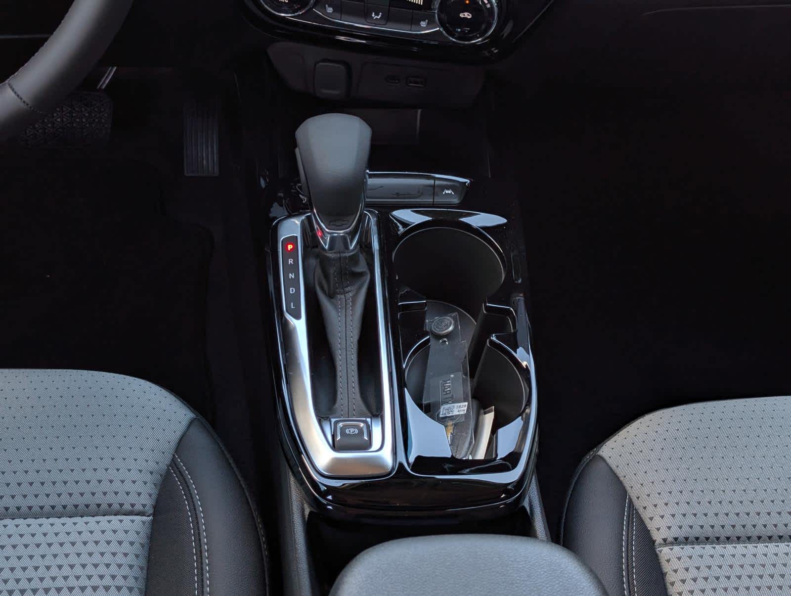 2025 Chevrolet Trax LT photo 16