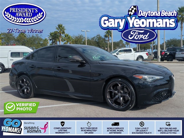 2023 Alfa Romeo Giulia Estrema's photo