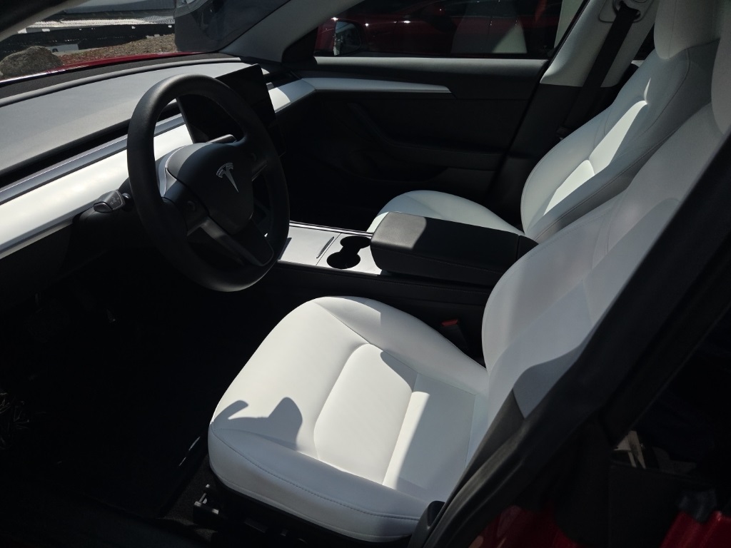 2023 Tesla Model 3 photo 3