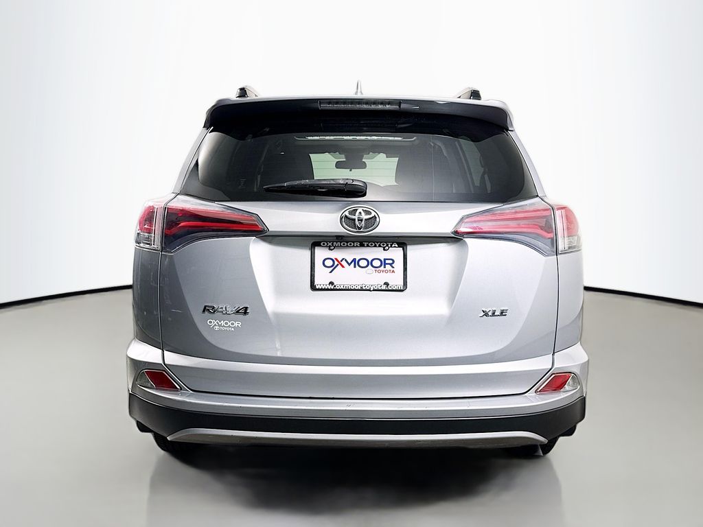 2018 Toyota RAV4 XLE photo 4