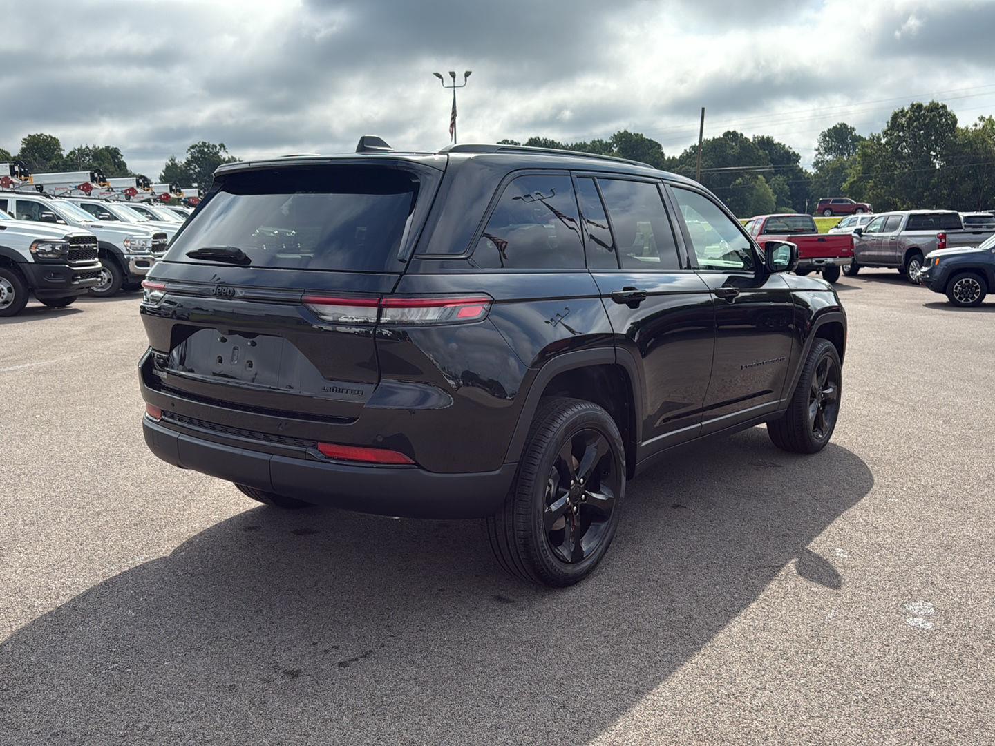 2025 Jeep Grand Cherokee Limited photo 16