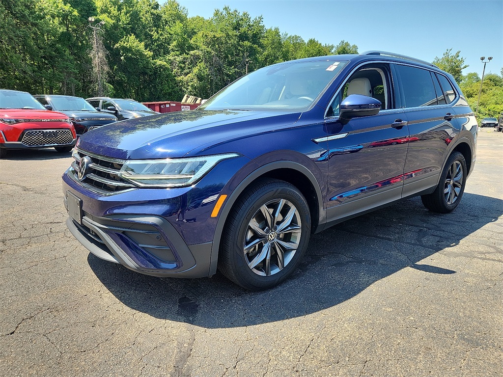 2022 Volkswagen Tiguan SE photo 2