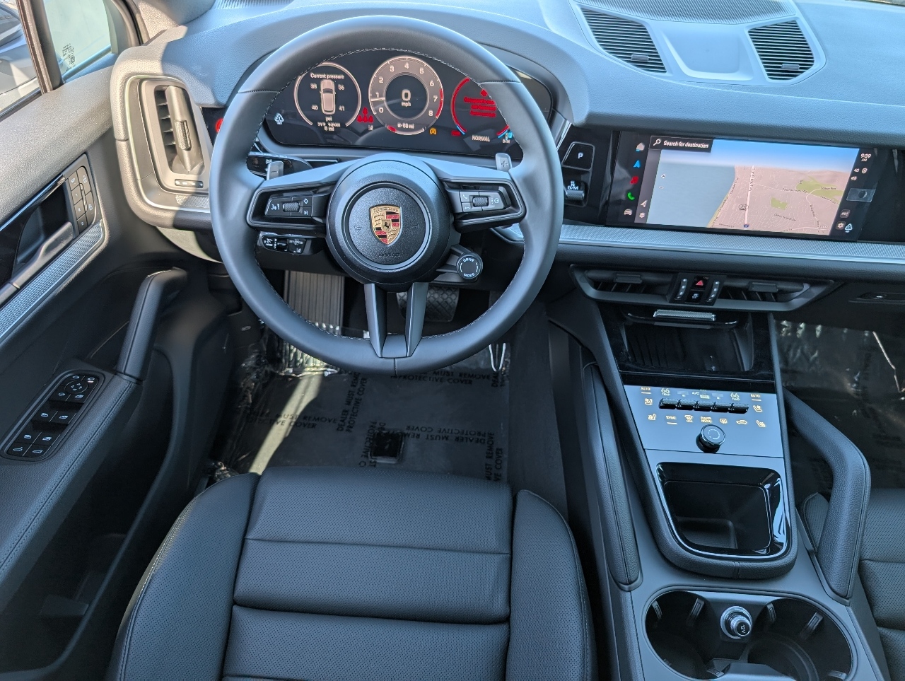 2025 Porsche Cayenne photo 17