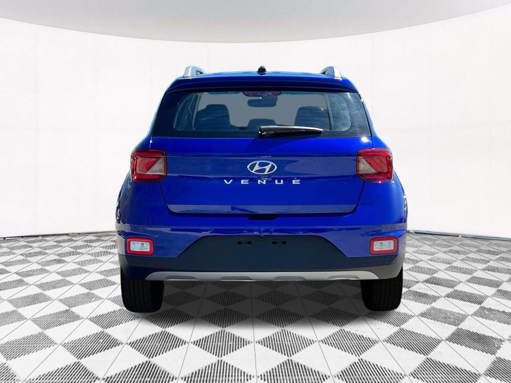 2025 Hyundai Venue SEL photo 4