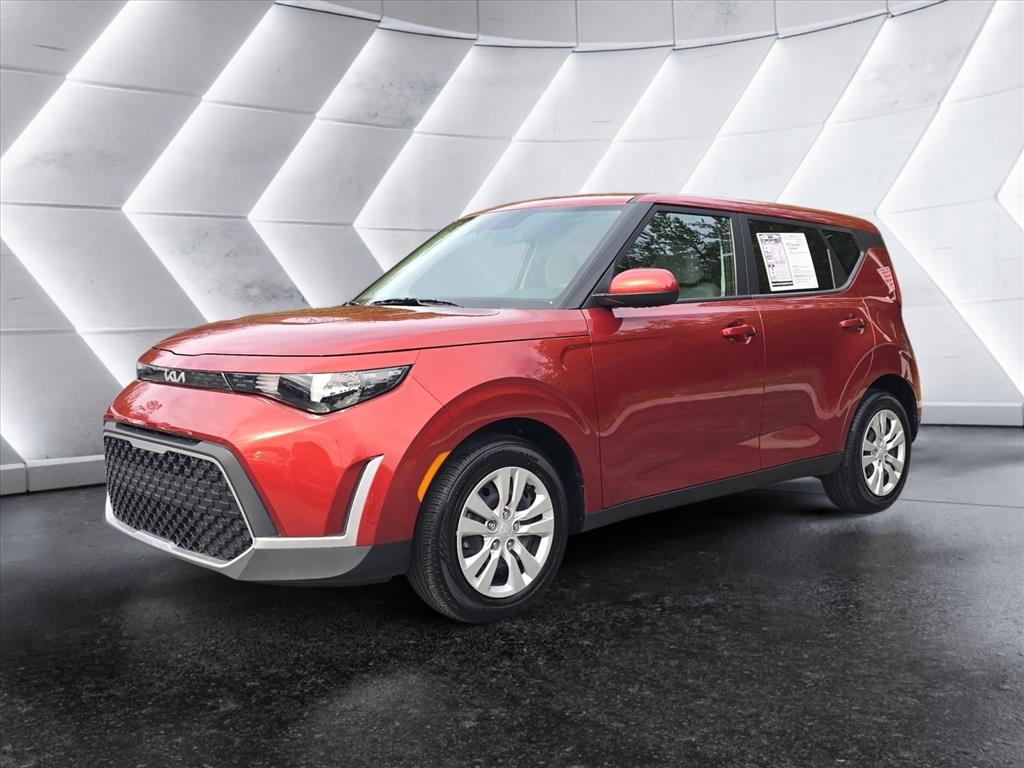 2023 Kia Soul LX's photo