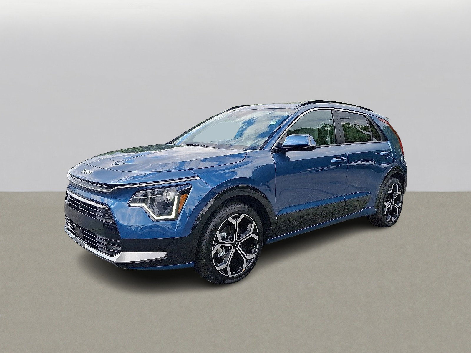 2025 Kia Niro EX Touring photo 2