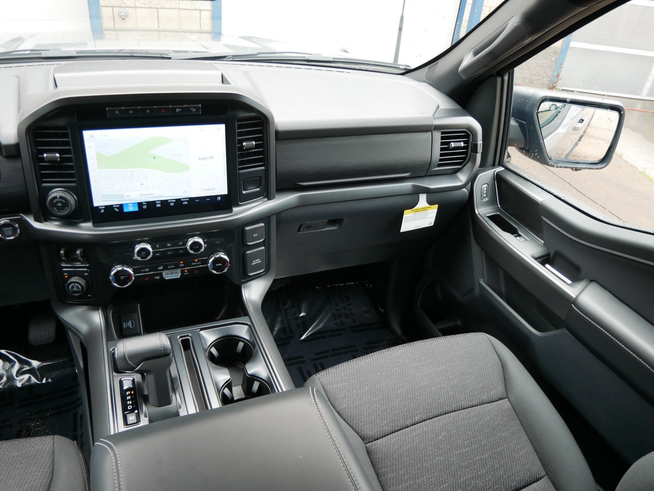 2024 Ford F-150 XLT photo 11