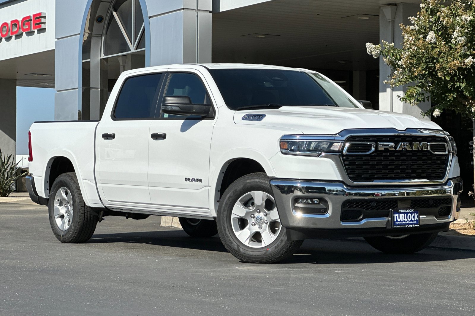 2026 Ram 1500 Big Horn photo 2