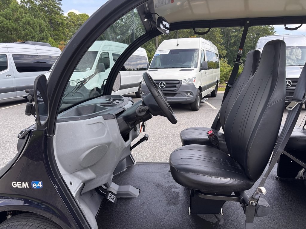 2022 Polaris GEM Standard Bed photo 17