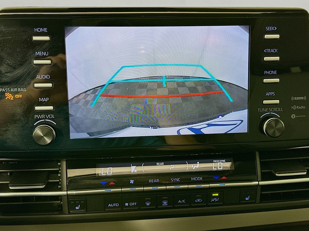 2024 Toyota Sienna XLE photo 13