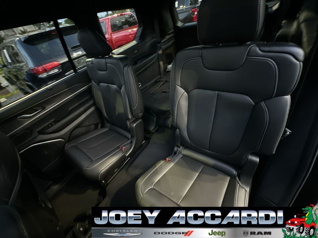 2025 Jeep Grand Cherokee Limited photo 22
