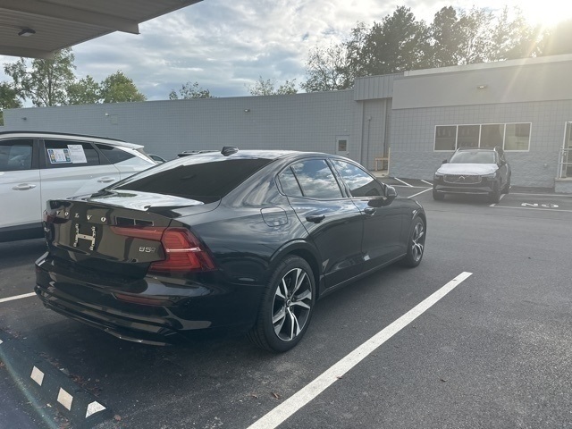 2025 Volvo S60 B5 Core photo 12