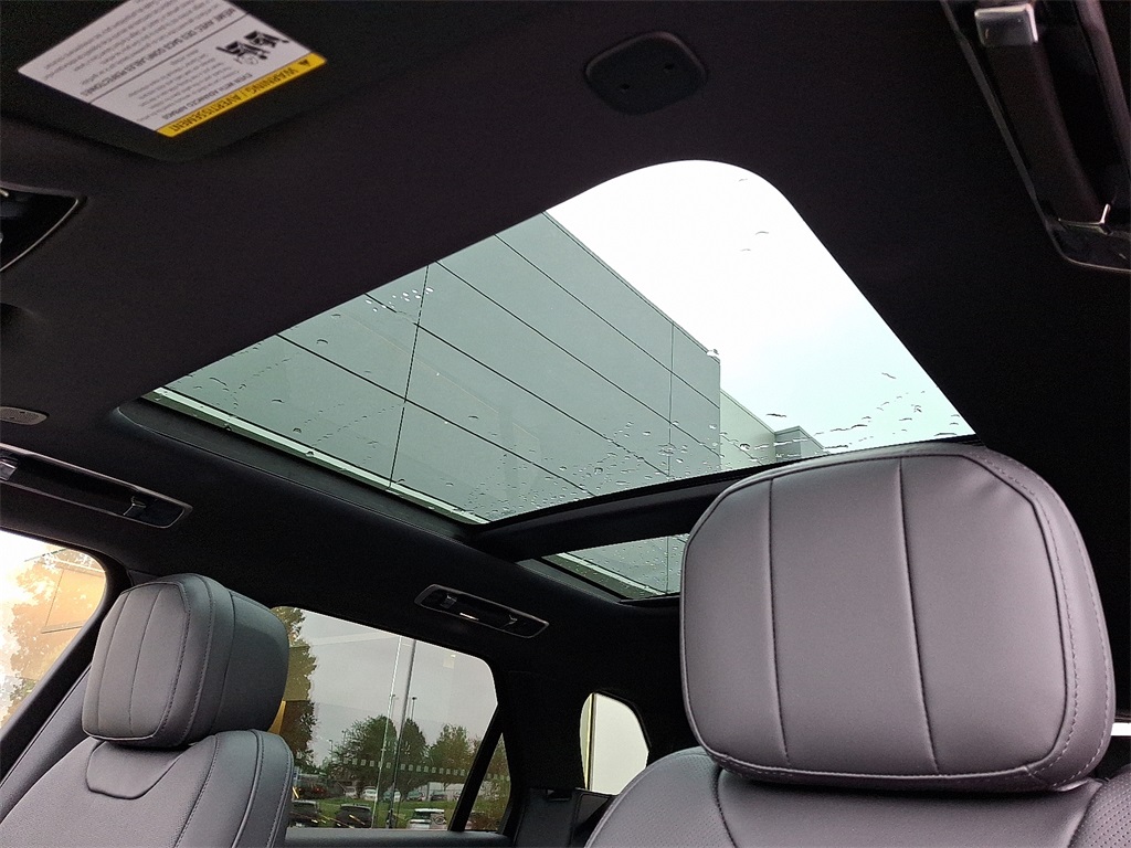 2025 Land Rover Range Rover Sport SE photo 11