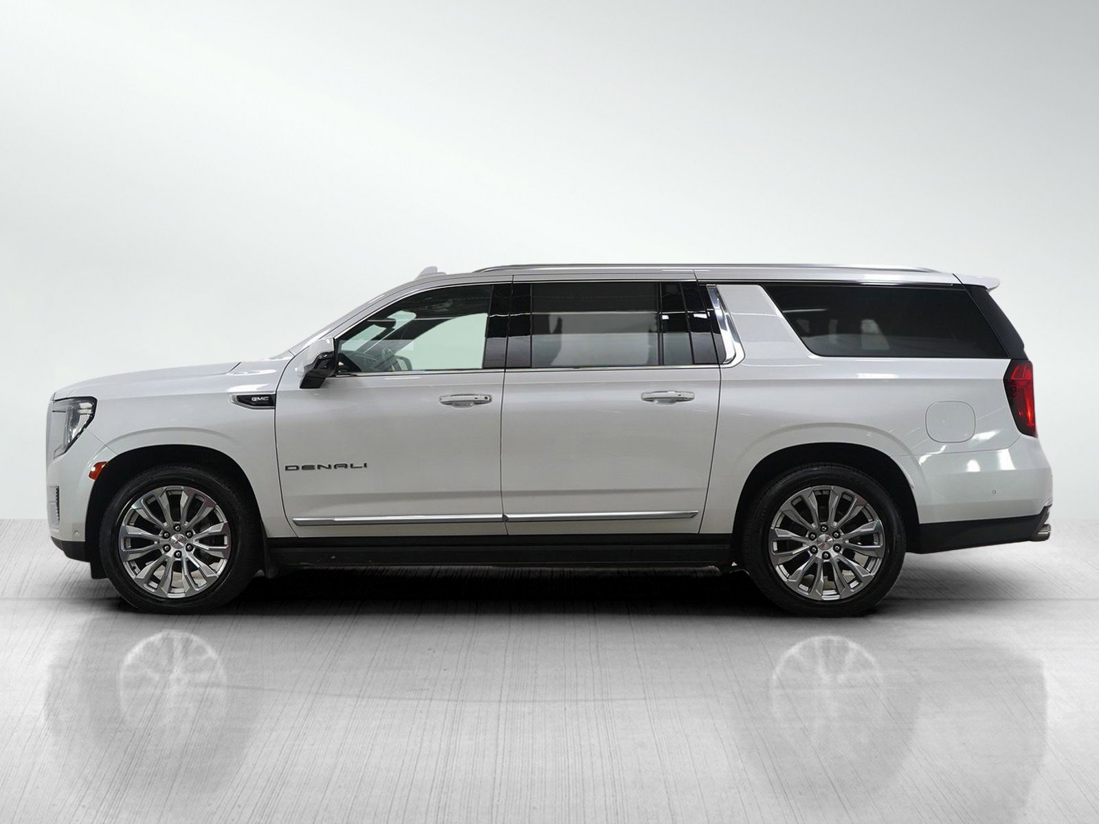 Used 2023 GMC Yukon XL Denali with VIN 1GKS2JKL9PR496717 for sale in Hopkins, Minnesota