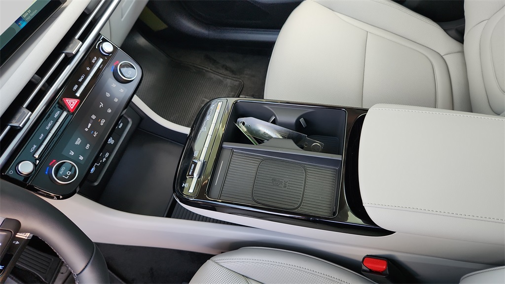 2025 Hyundai Tucson Hybrid Limited photo 31