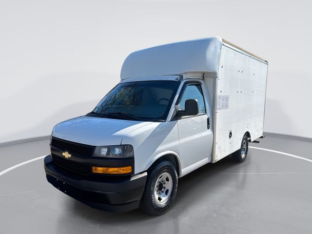 2019 Chevrolet Express Cutaway Base's photo