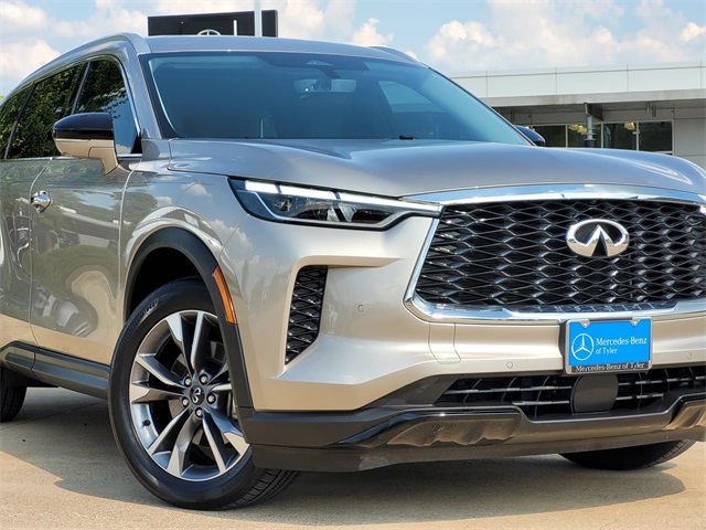 2023 Infiniti QX60 Luxe photo 3