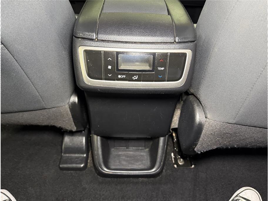 2018 Toyota Highlander LE Sport photo 20