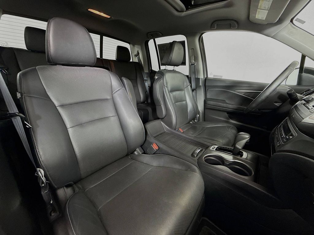 2019 Honda Ridgeline RTL photo 26
