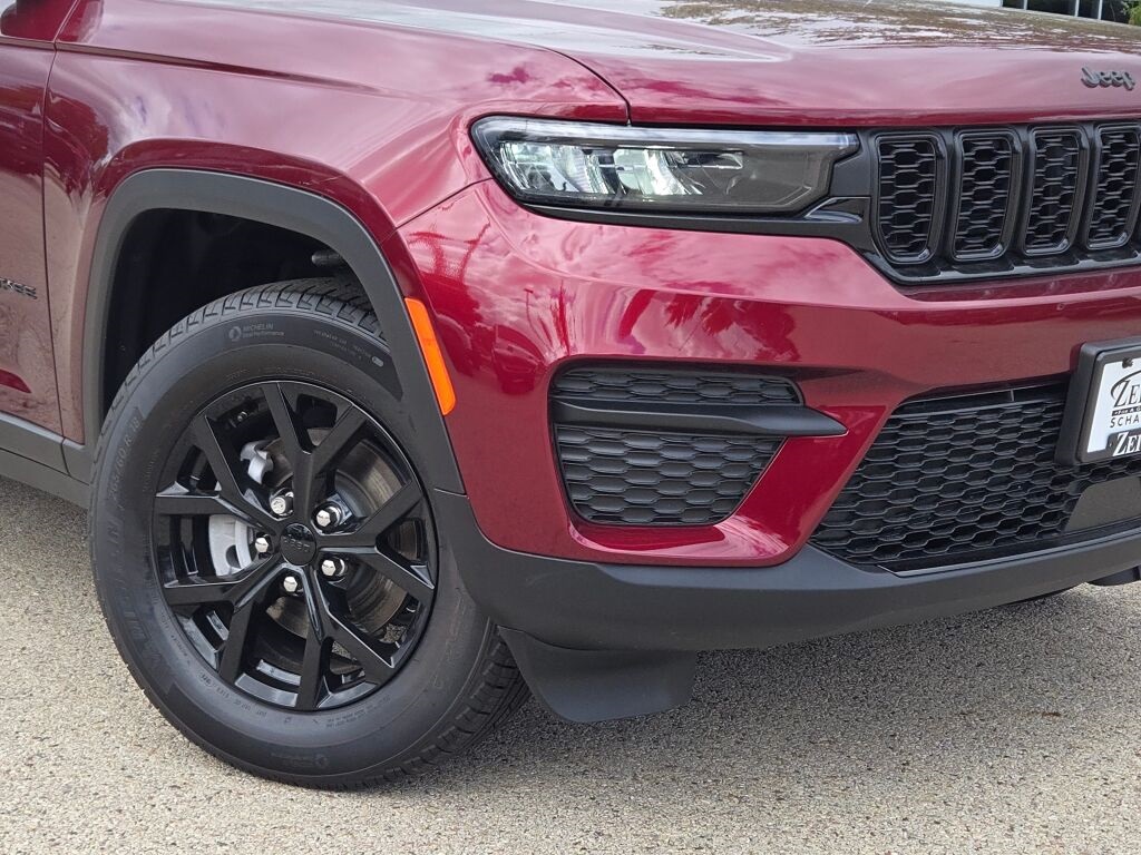2025 Jeep Grand Cherokee Altitude X photo 2