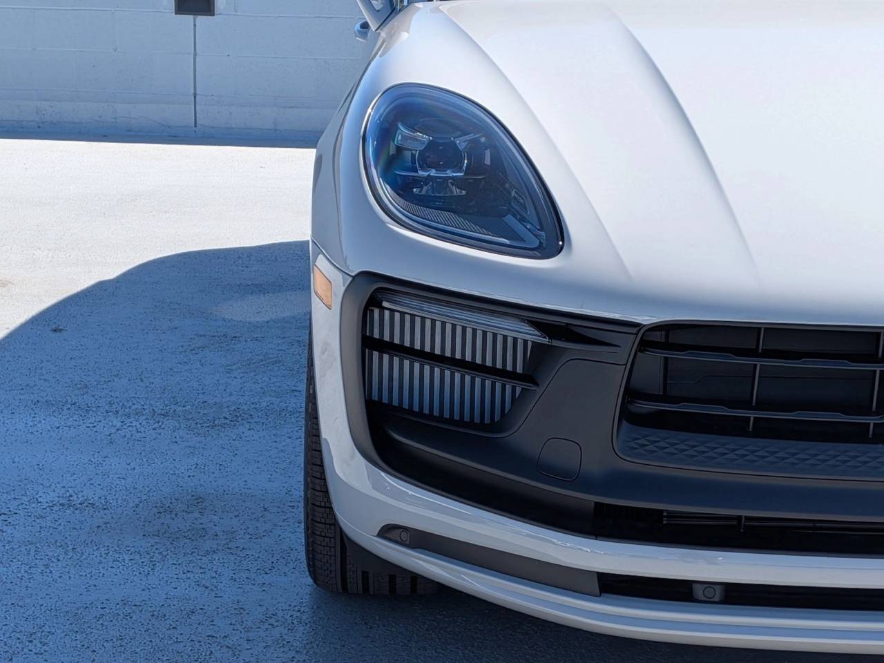 2025 Porsche Macan GTS photo 10