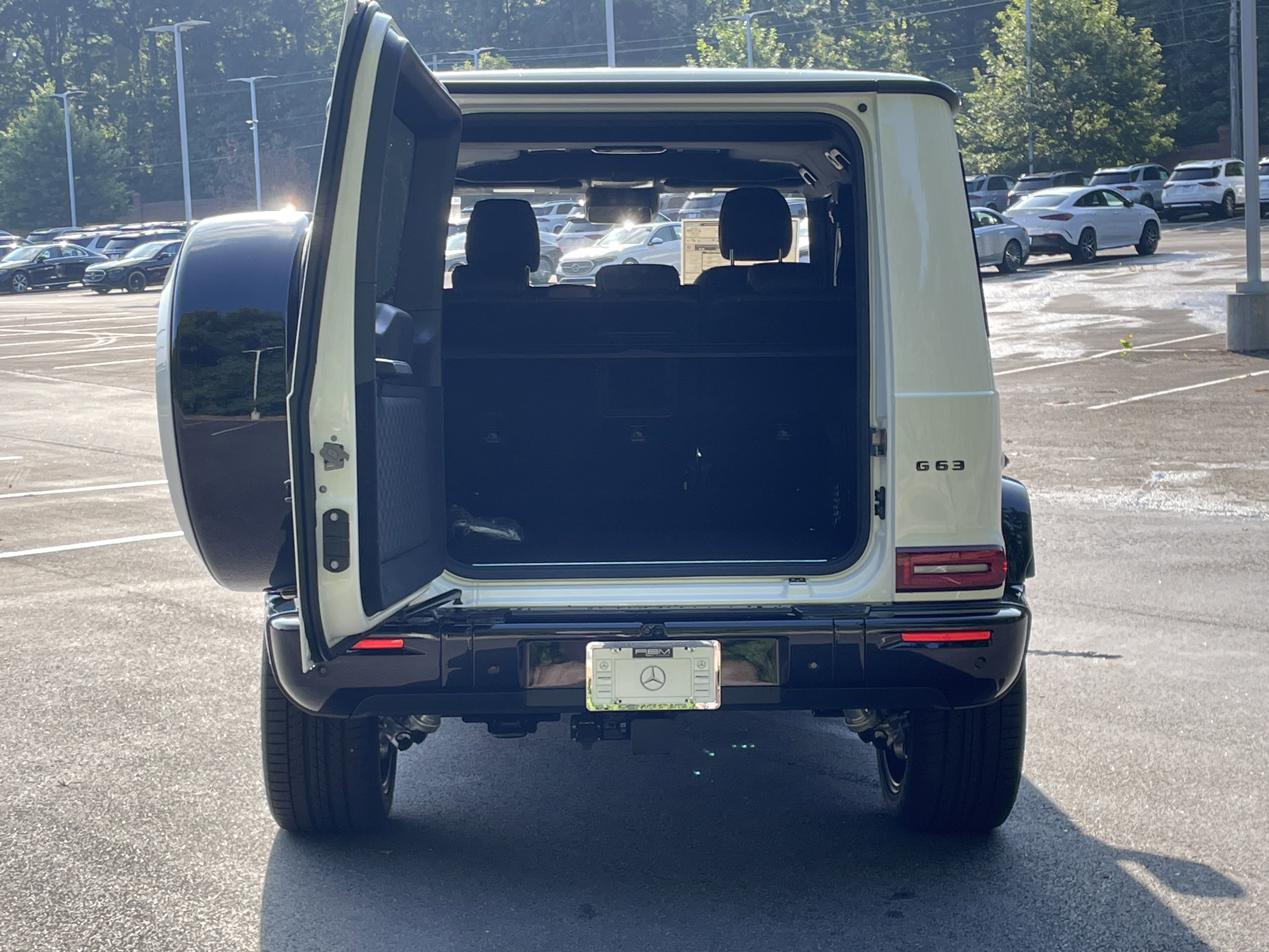 2025 Mercedes Benz G AMG 63 photo 3