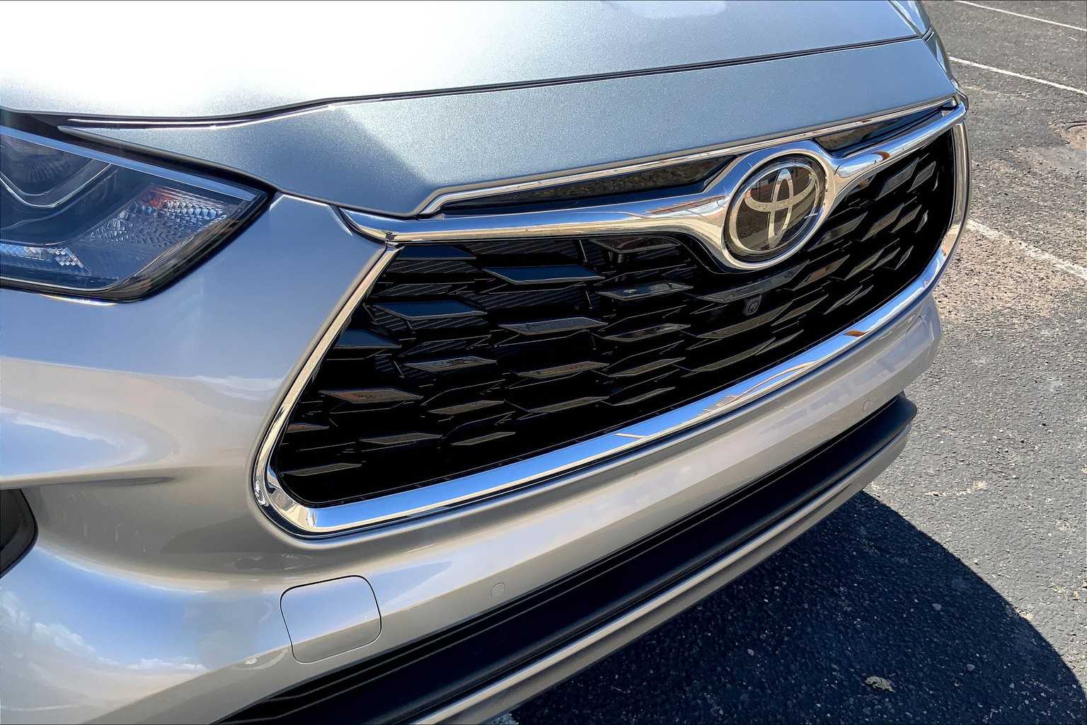 2025 Toyota Highlander Platinum photo 26