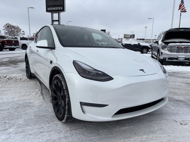 2023 Tesla Model Y Long Range's photo