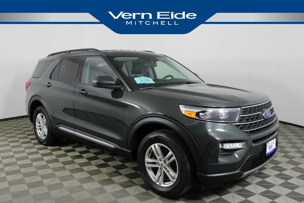 2022 Ford Explorer XLT's photo