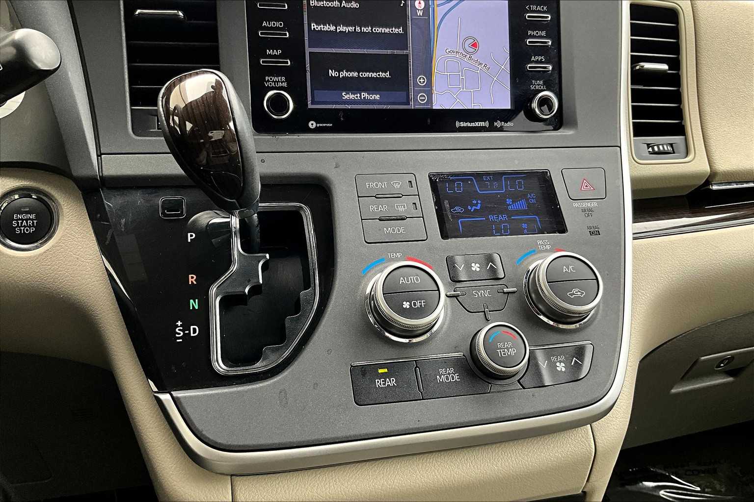 2020 Toyota Sienna XLE Premium photo 31