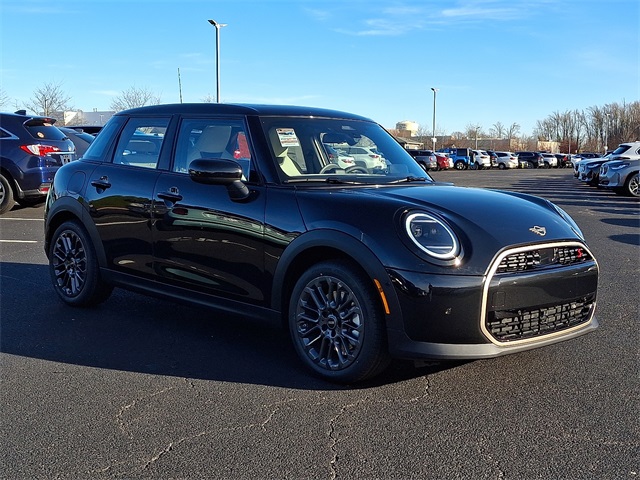 2026 Mini Cooper 4 Door Hardtop Signature photo 3