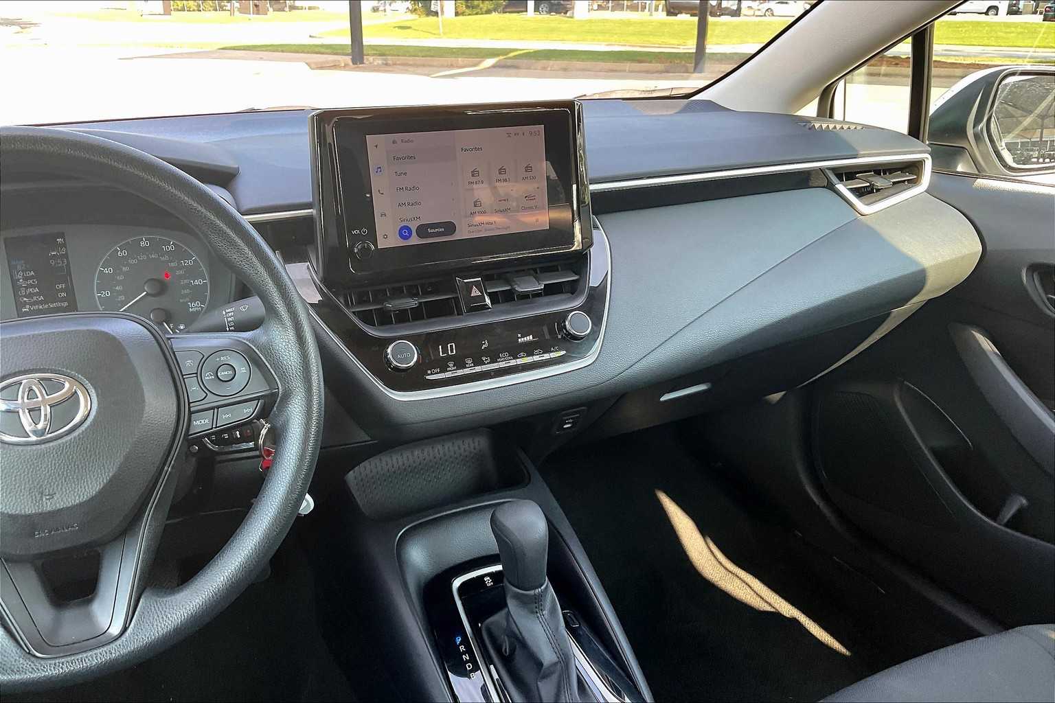 2024 Toyota Corolla LE photo 6