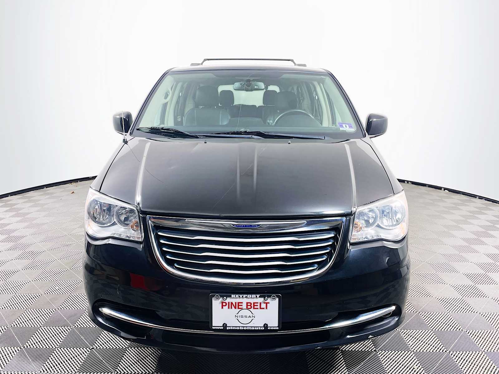 Used 2015 Chrysler Town & Country Touring with VIN 2C4RC1BG4FR521798 for sale in Keyport, NJ