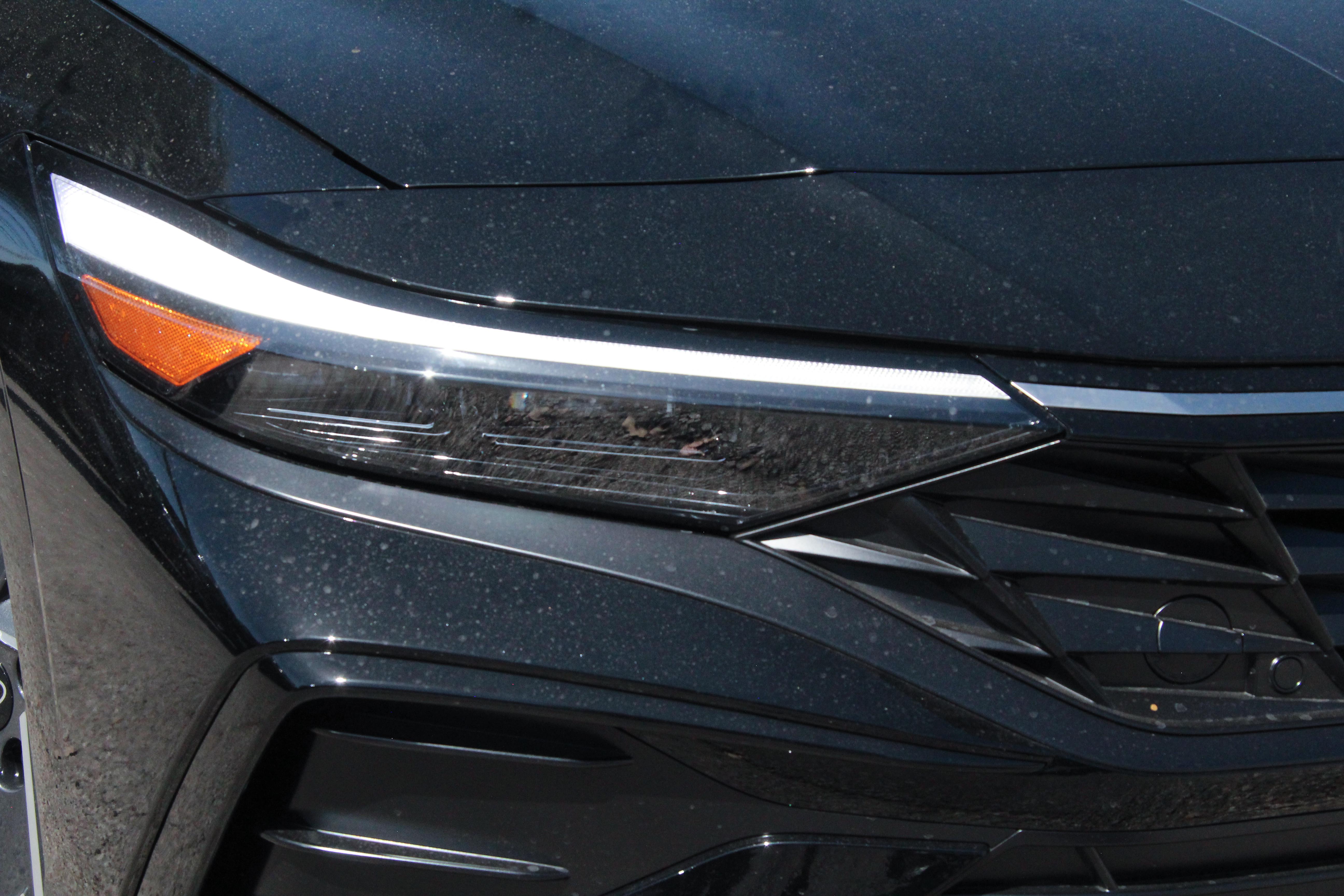 2025 Hyundai Elantra Limited photo 2