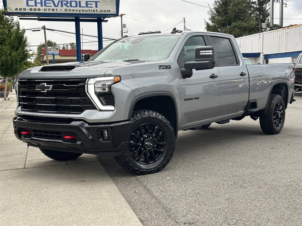 2026 Chevrolet Silverado 3500HD LT photo 2