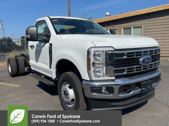 2025 Ford F-350 Super Duty Chassis Cab XL's photo