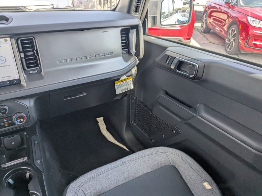 2025 Ford Bronco Base photo 15