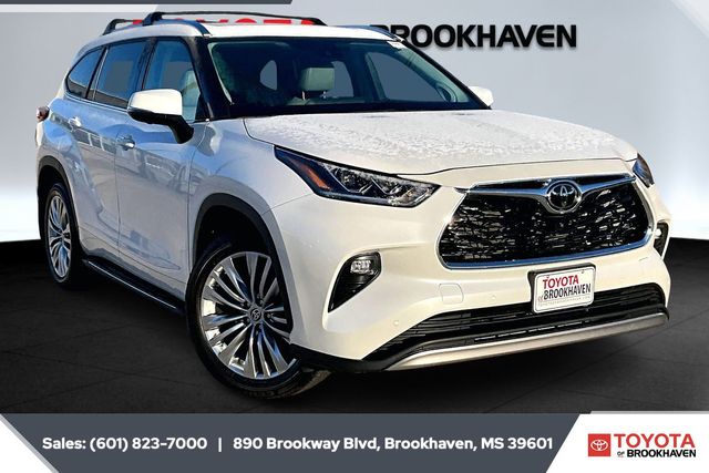 2023 Toyota Highlander Platinum's photo