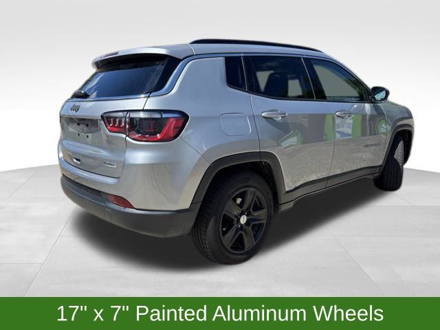 2022 Jeep Compass Latitude photo 4