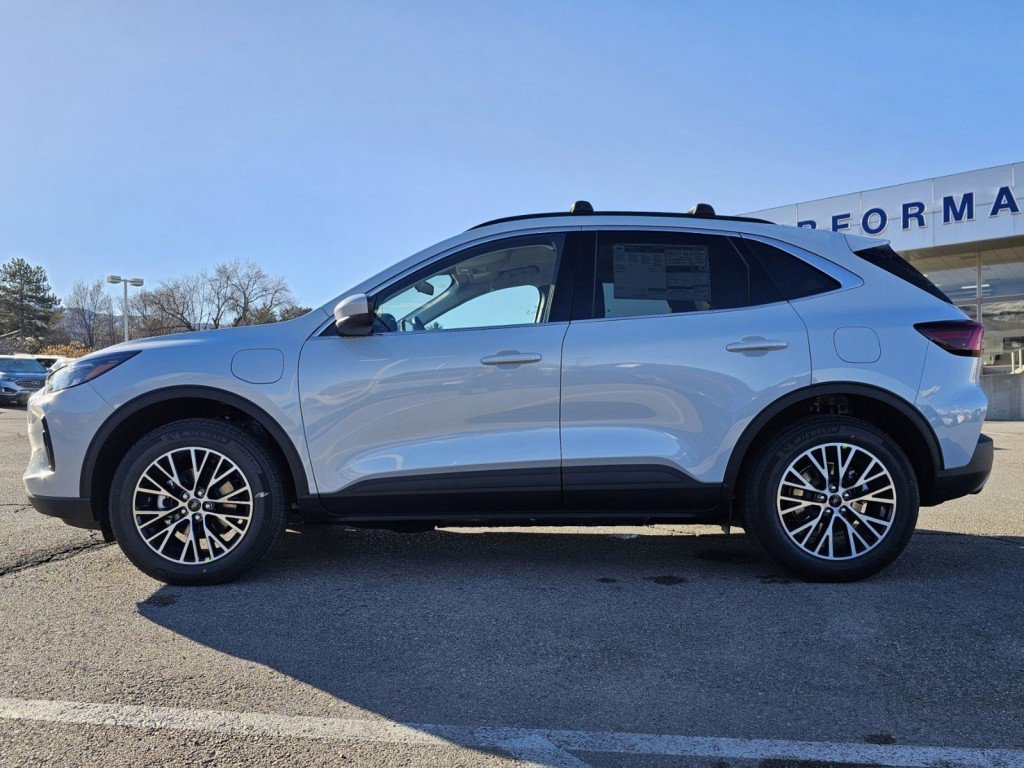2025 Ford Escape Plug-In Hybrid photo 4