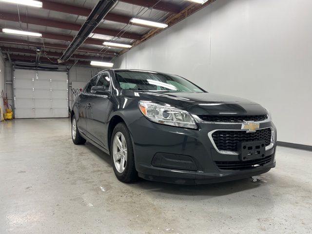 2015 Chevrolet Malibu 1LT photo 2